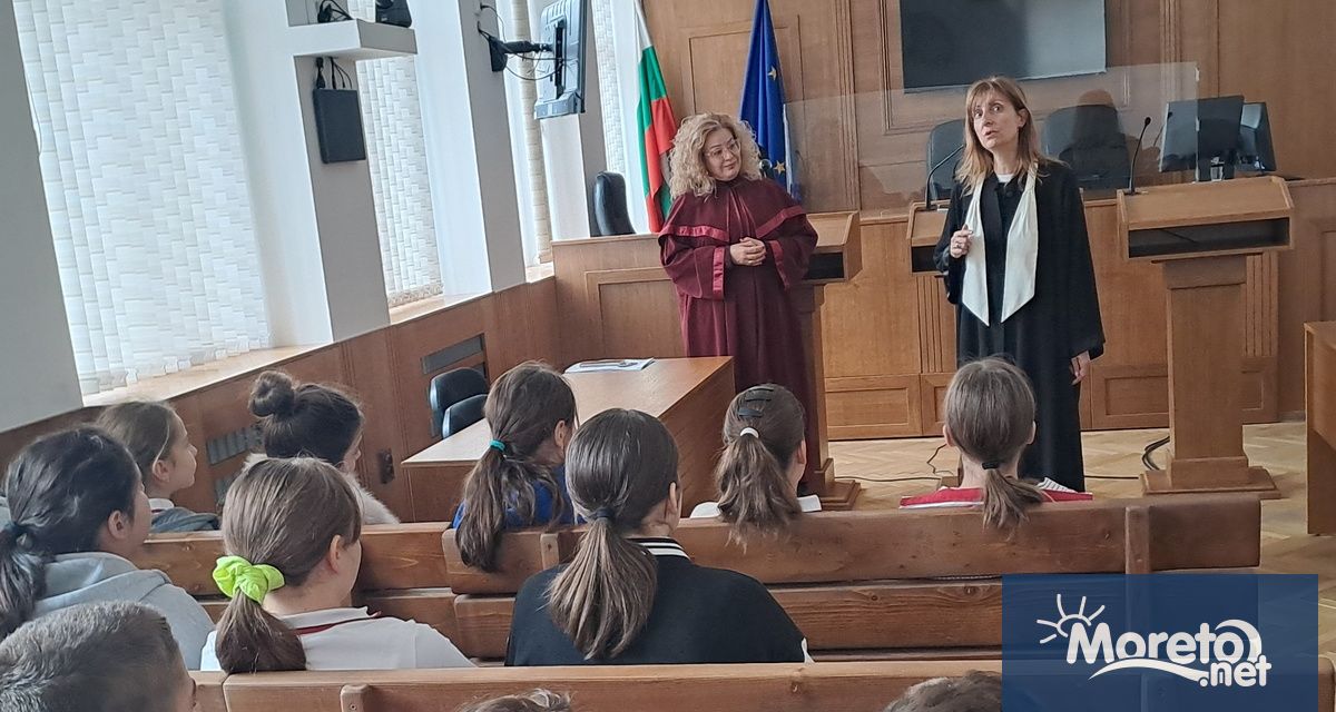 Съдия Росица Тончева от Апелативен съд Варна и прокурор