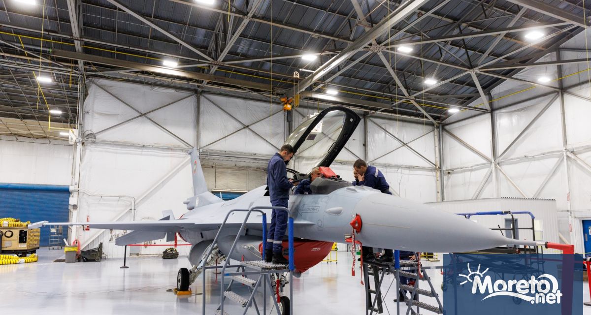 Днес на специална церемония първият изтребител F 16 Block 70 ще