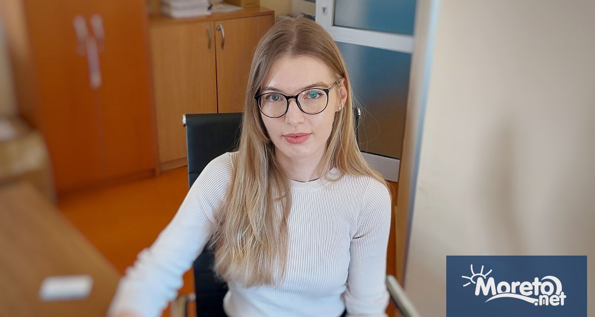 Детският психиатър Тя е специалист с клиничен опит над