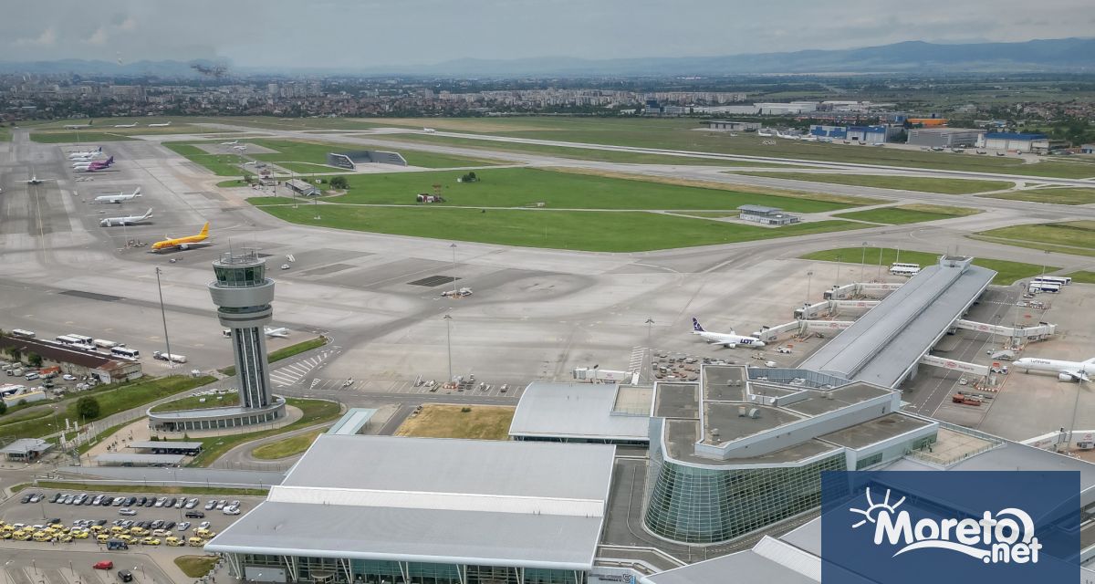 Министерството на транспорта и съобщенията настоява концесионерът на летище Васил