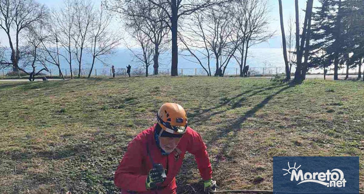 Община Варна обезопаси изоставения военен бункер в близост до Делфинариума
