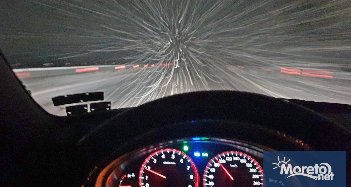 Усложнява се зимната обстановка в област Варна по информация от оперативния