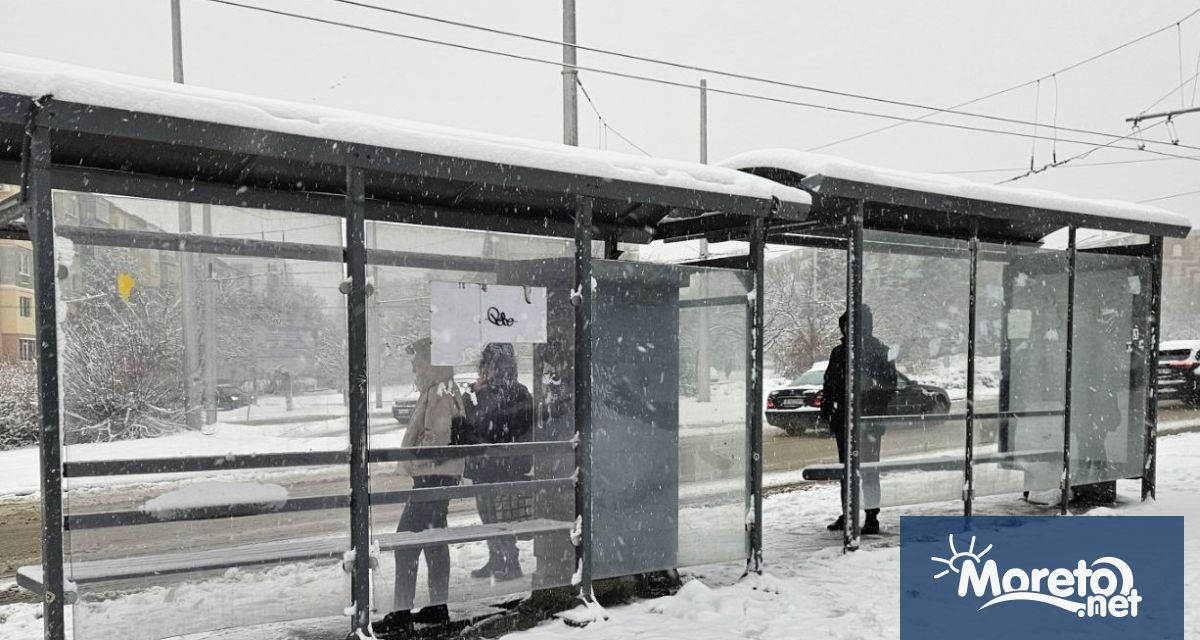 Непочистени от сняг и лед основни улици и булеварди във