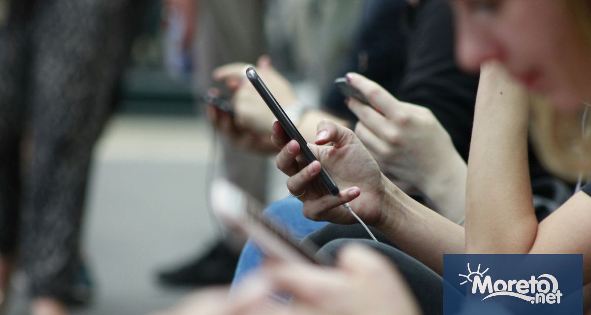 Глобално изследване установи че използването на смартфони преди навършване на