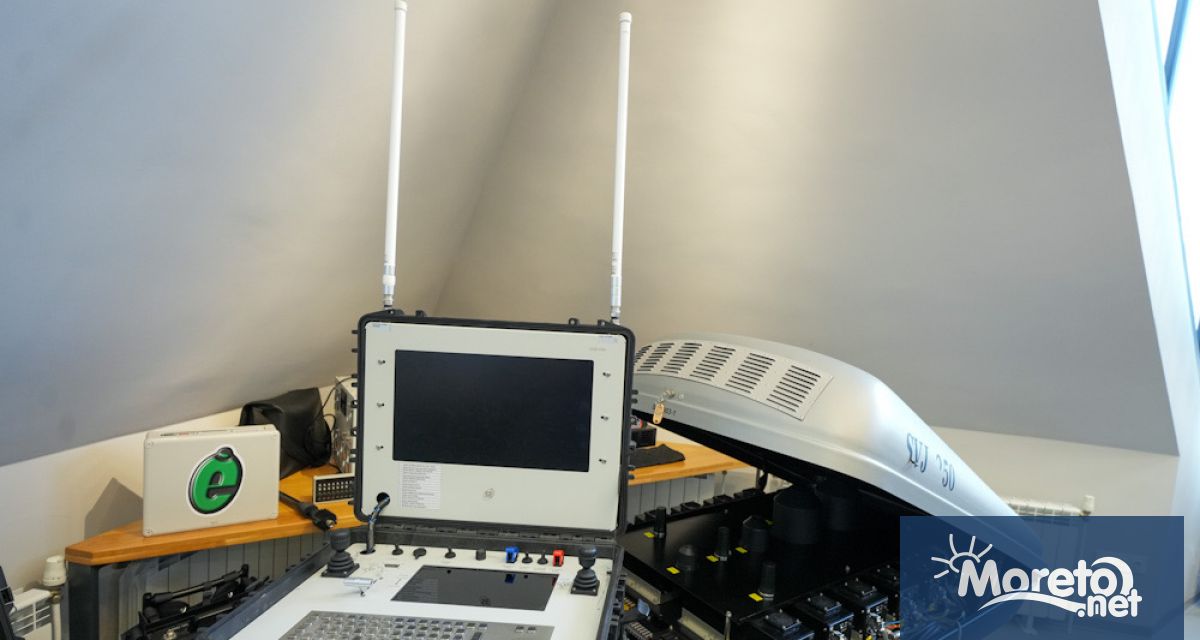 Министърът на вътрешните работи Даниел Митов посети самоковския завод Самел