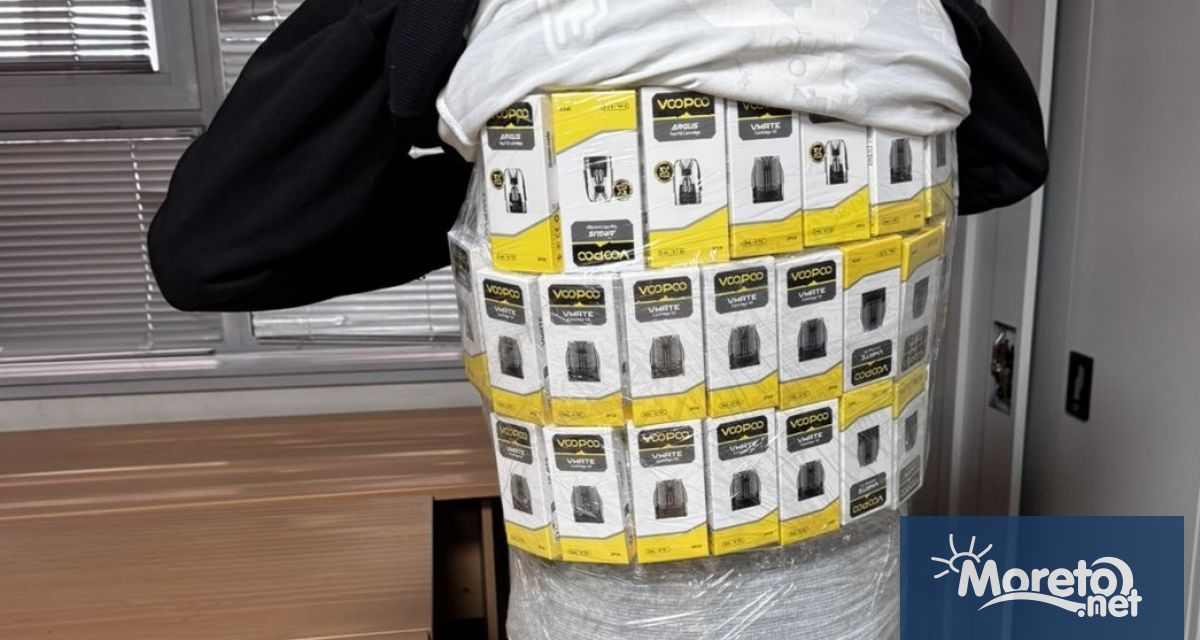 Митнически служители и служители от сектор Противодействие на икономическата престъпност