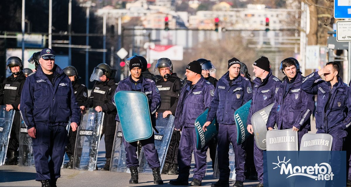 Днес 19 октомври по повод провеждането на футболната среща на