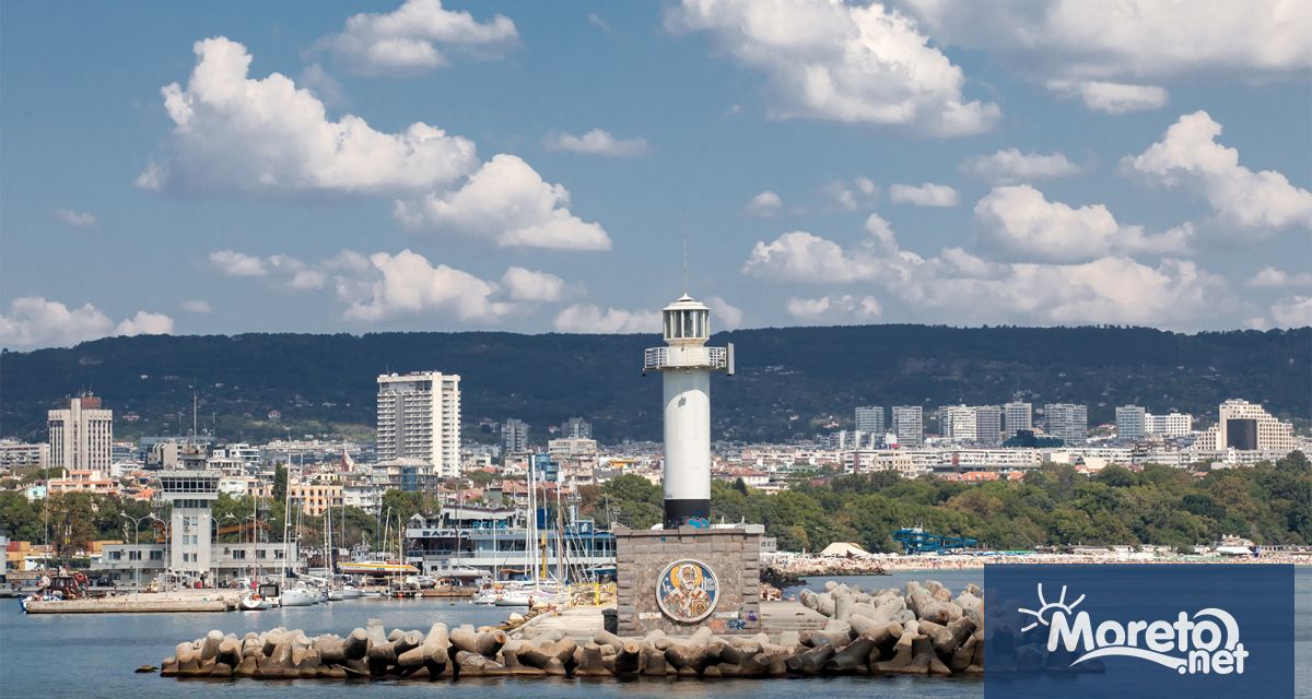 Варна известна като морската столица на България привлича милиони туристи