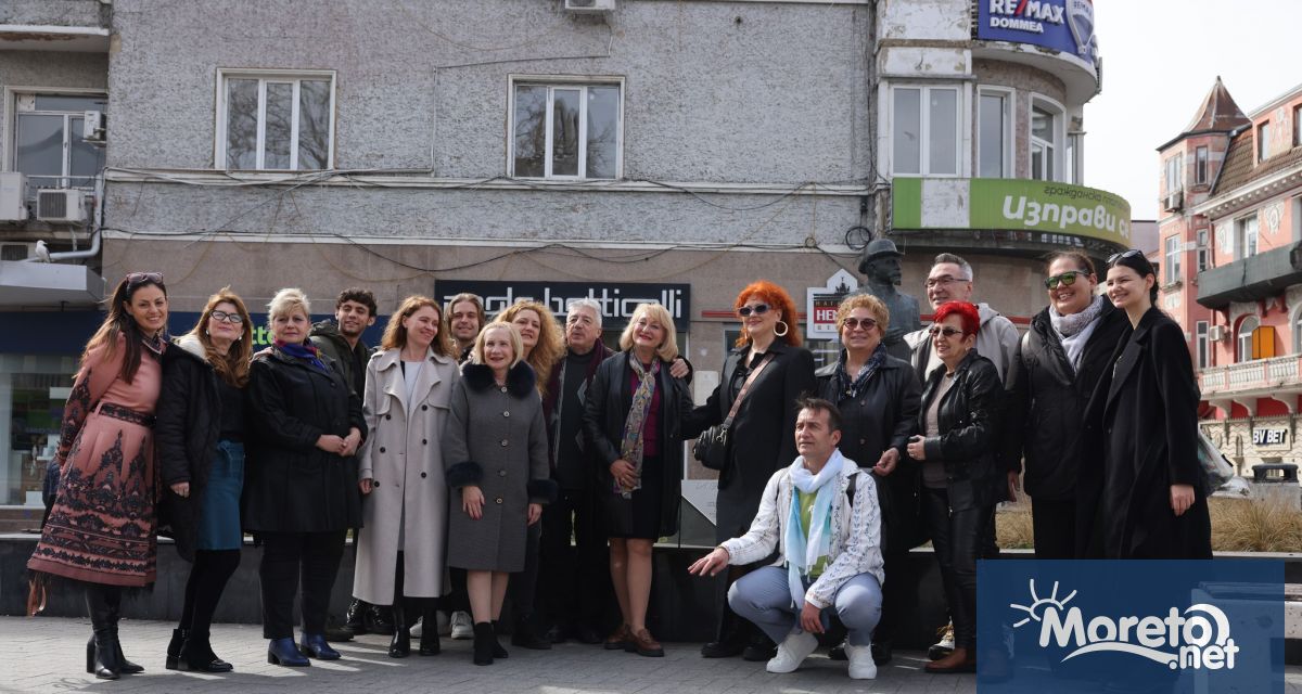 Варненският драматичен театър отбеляза своята 104 та годишнина с тържествено честване