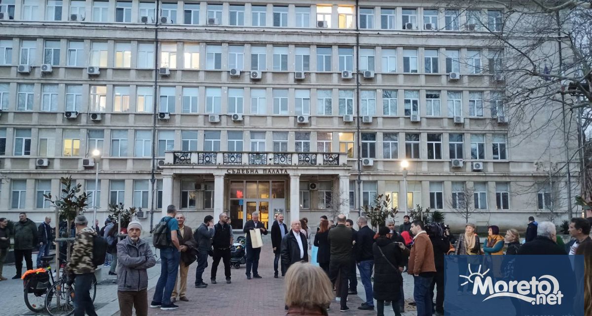 Граждани във Варна протестират тази вечер под надслов КОЙ блокира