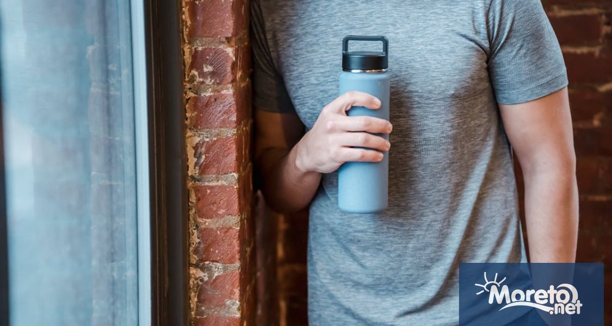 Всеки път когато отпивате от бутилката си с вода за