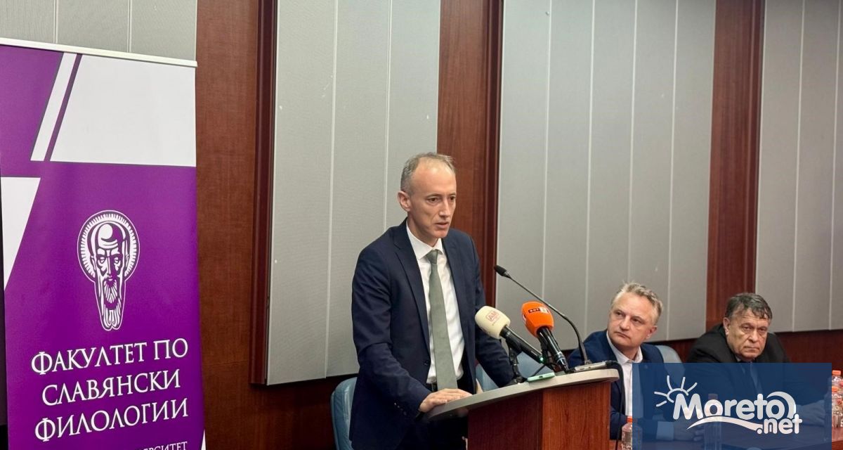 Литературата от всички предмети е едновременно и най мощният инструмент за