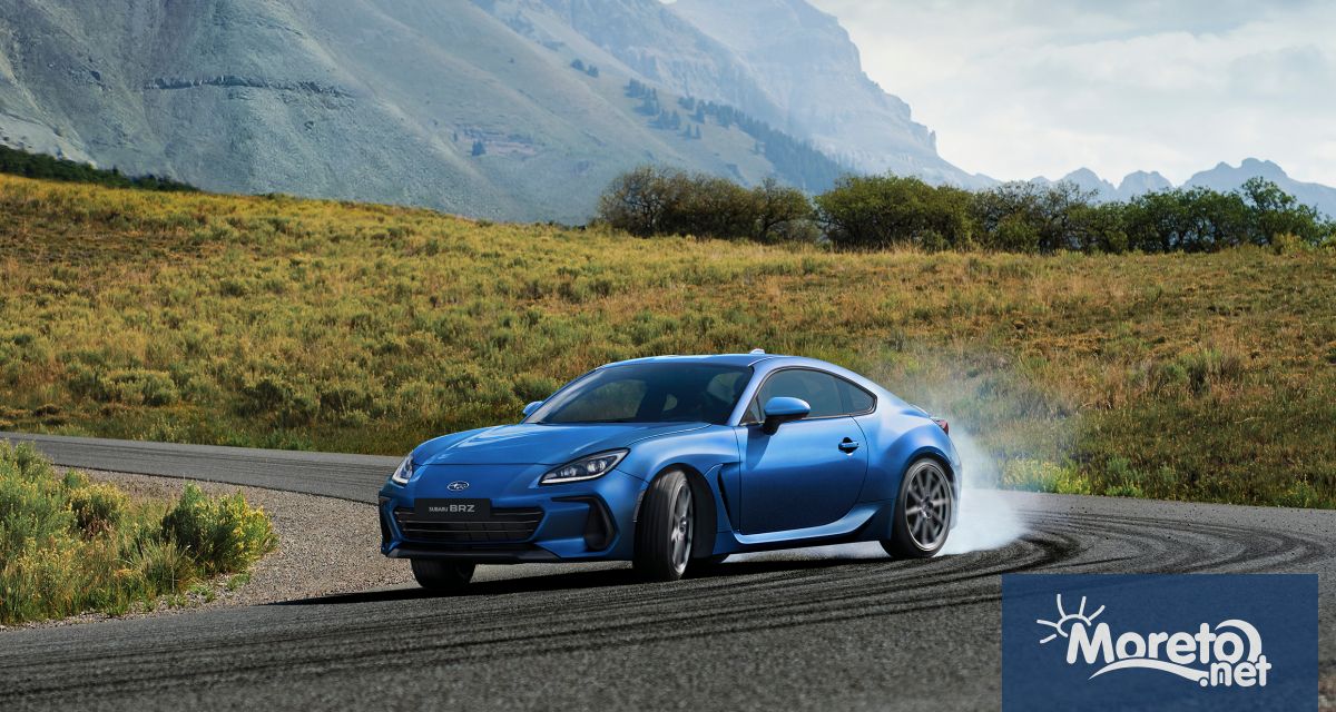 Компактно купе с три врати задно предаване и двигател боксер