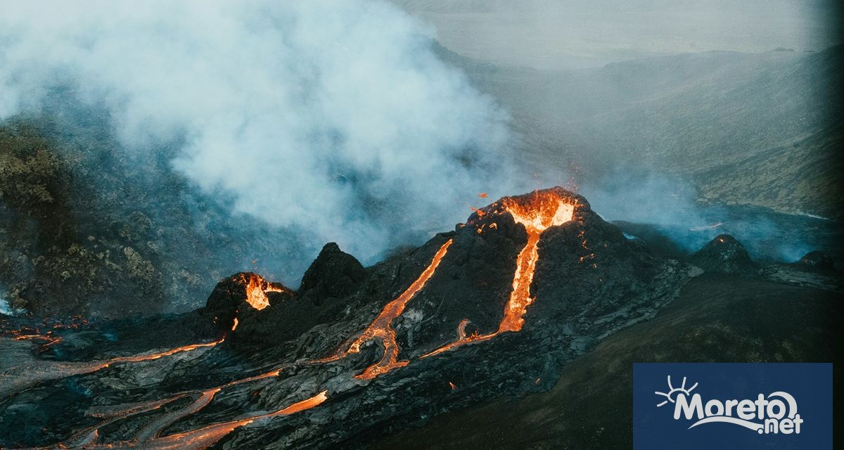 Вулкан изригна южно от столицата на Исландия във вторник изхвърляйки