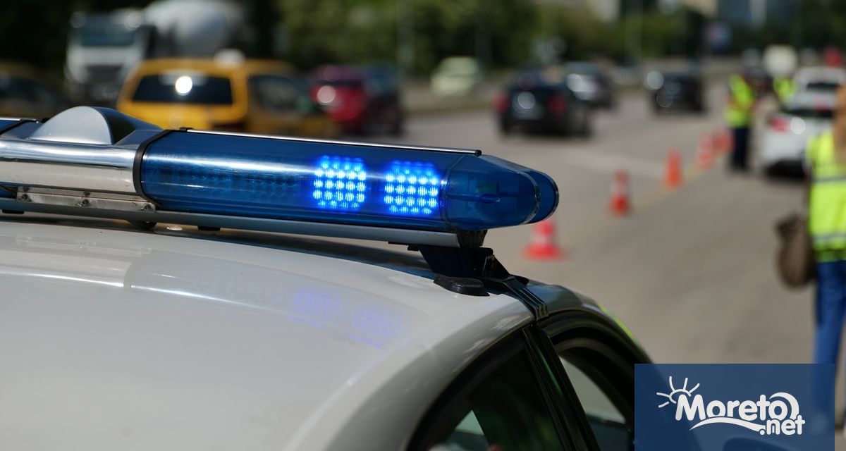 74 годишен мотоциклетист е настанен в болница с фрактури на няколко