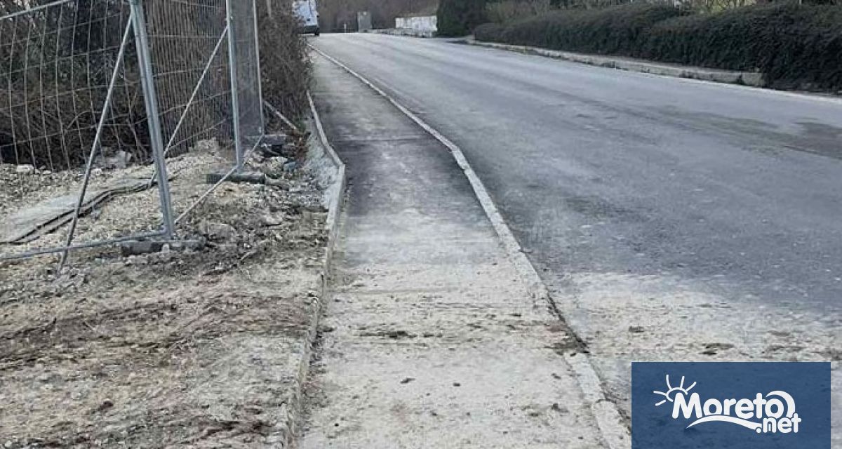 Служители на отдел Управление на отпадъците и отдел Строителен контрол