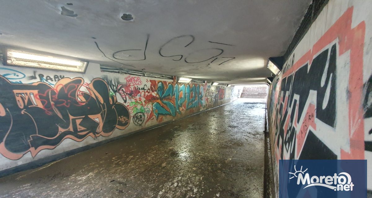 Пешеходният подлез на кръстовището на бул Владислав Варненчик с ул Георги