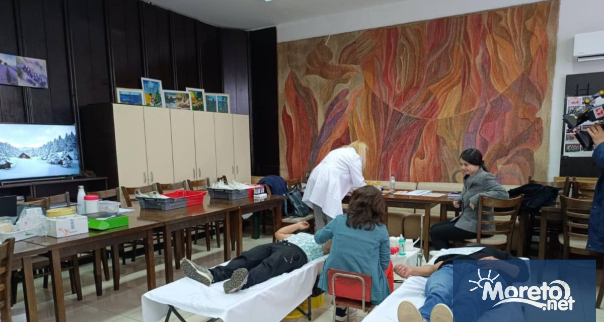 Кръводарителната кампания Дари кръв Спаси живот която се провежда под