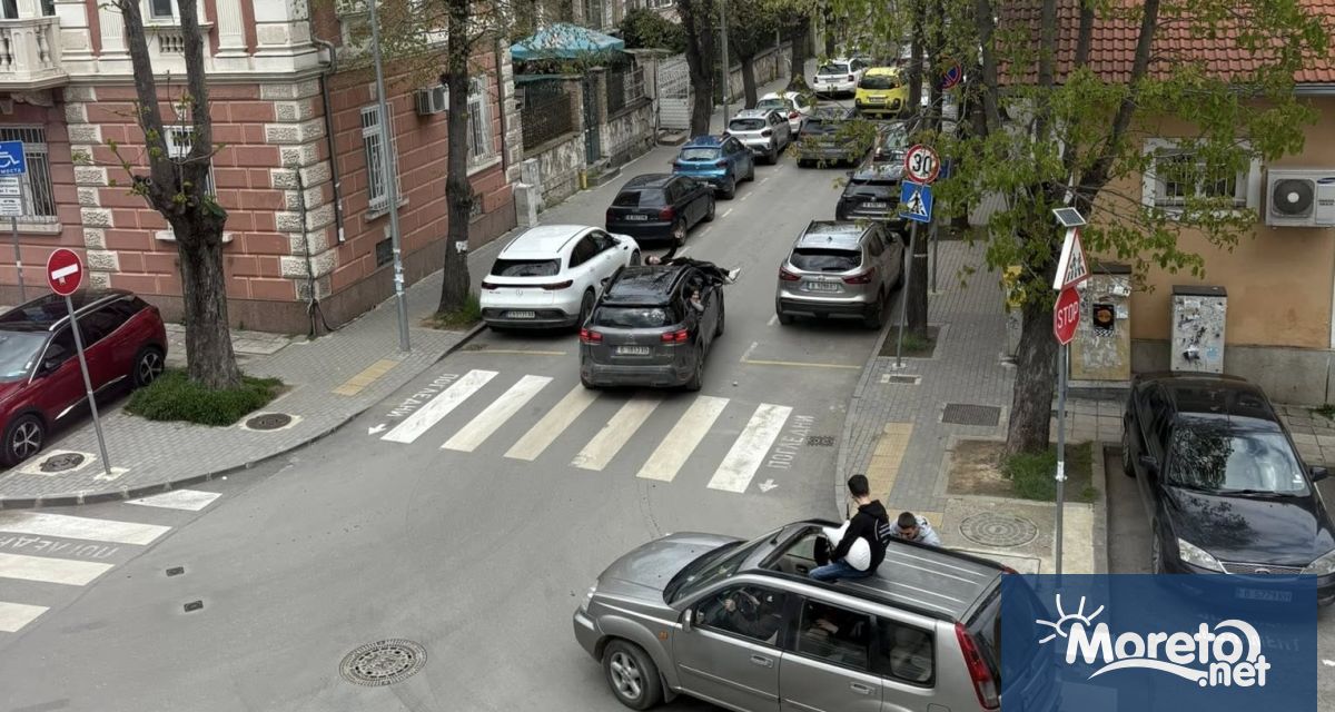 Варнренската полиция е санкционирала двe водачки за возене на хора