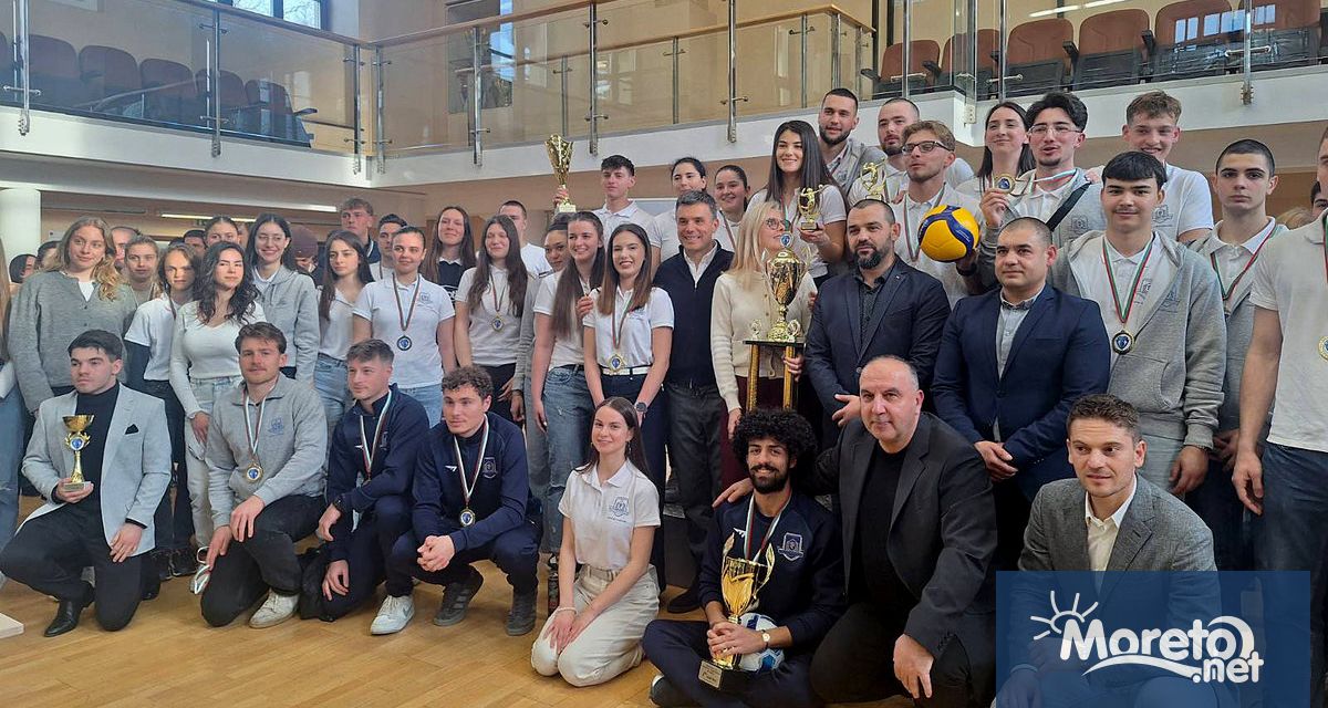 На тържествена церемония в Юнашки салон бяха наградени шампионите в