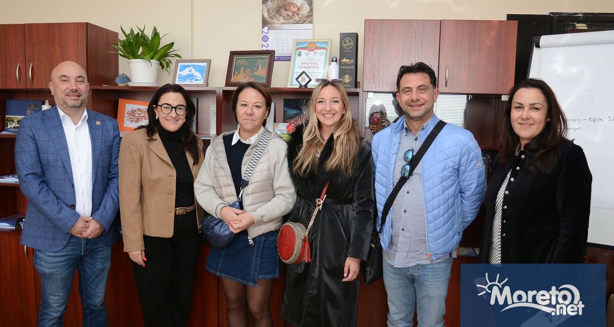 По покана на заместник кмета с ресор туризъм Снежана Апостолова екип