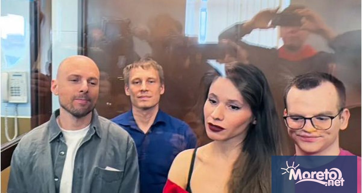 В съдебен процес при закрити врата Антонина Фаворская Сергей Карелин