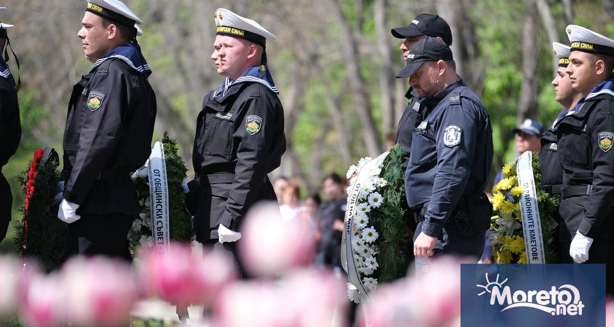 Варна отбеляза с общоградско поклонение 149 години от избухването на
