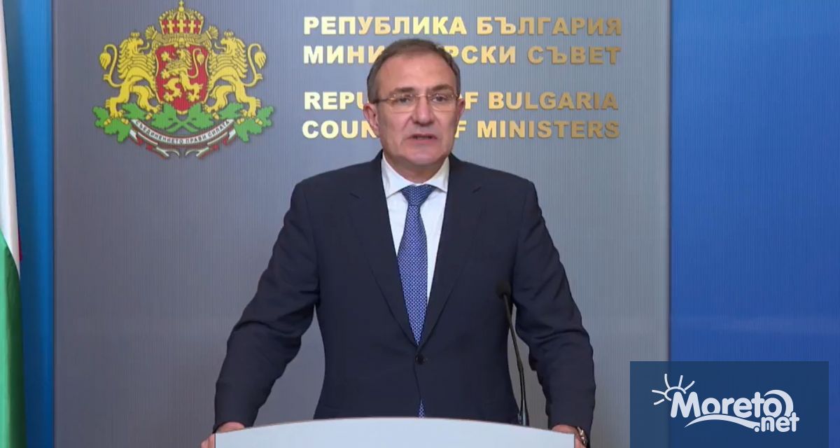 Министърът на труда и социалната политика Борислав Гуцанов обяви че