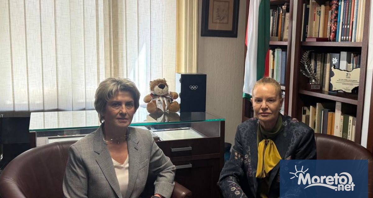 Новоизбраният председател на Българския олимпийски комитет Весела Лечева и ръководителят