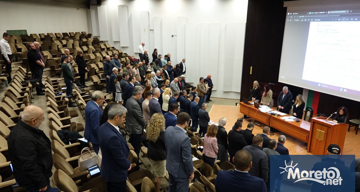 Сесията на Общински съвет Варна започна с едноминутно мълчание в памет