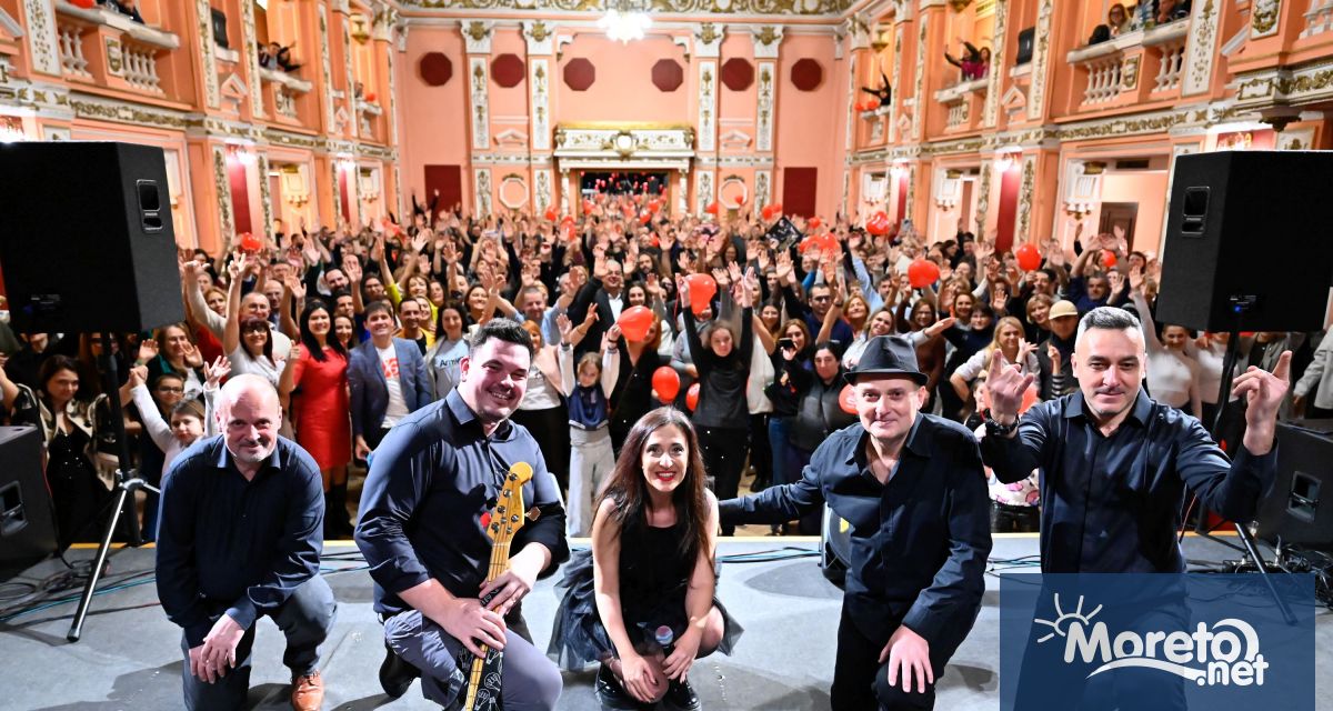 Моите места е четвърти сингъл от предстоящия нов албум който