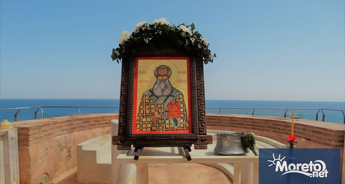 На 2 май по стар обичай град Бяла чества своя