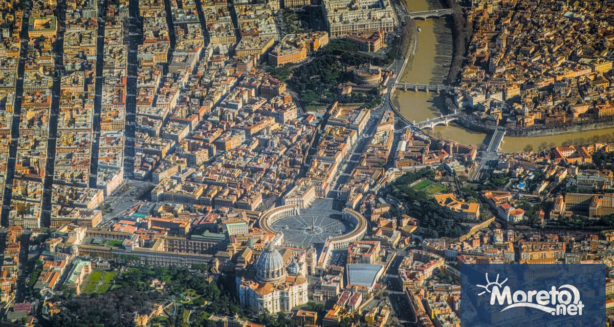 Техници във Ватикана обезопасяват онова което днес може би ще