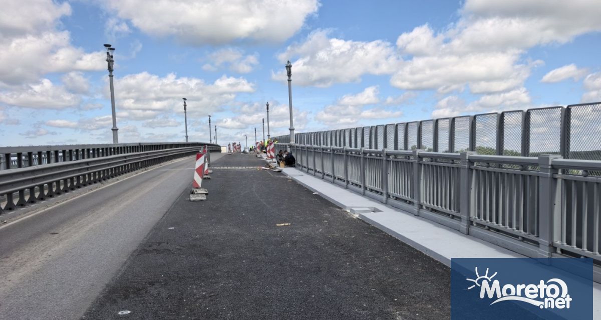 Положена е асфалтовата настилка в затворения 413 метров участък на Дунав