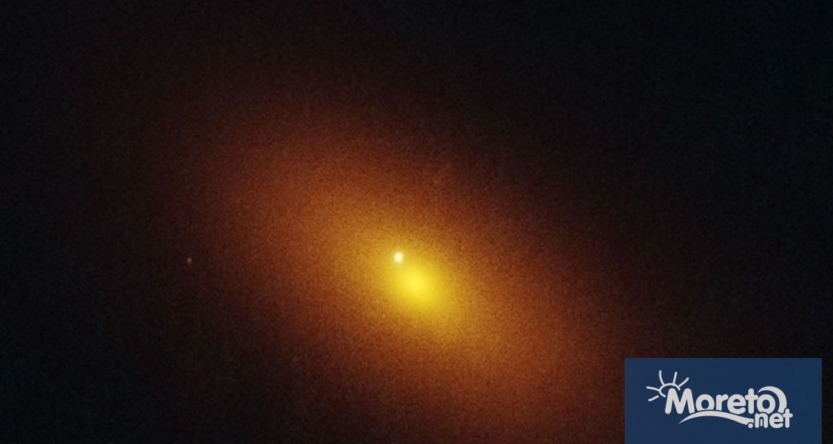 В сцена достойна за научнофантастичен филм космическият телескоп Хъбъл е