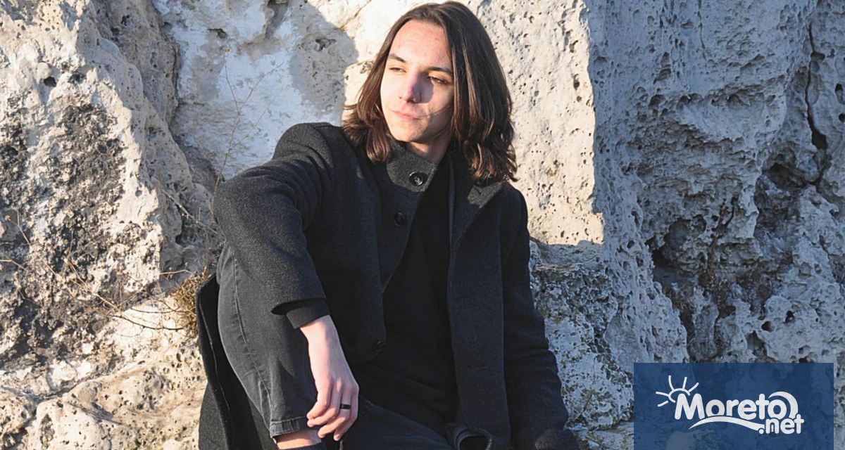 Симеон Иванов възпитаник на литературен клуб Касталия при ЦПЛР –