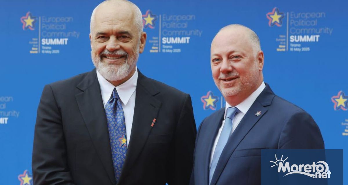 Министър председателят Росен Желязков пристигна в Тирана където ще участва в