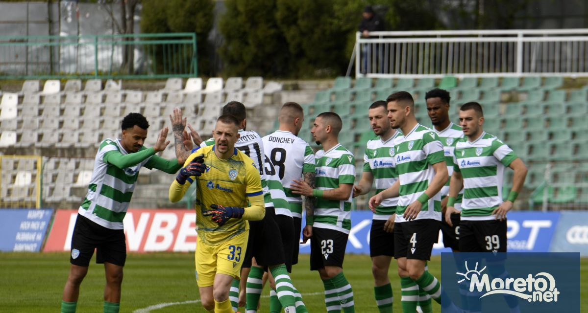 Треньорът на Черно море Илиан Илиев определи група от 21