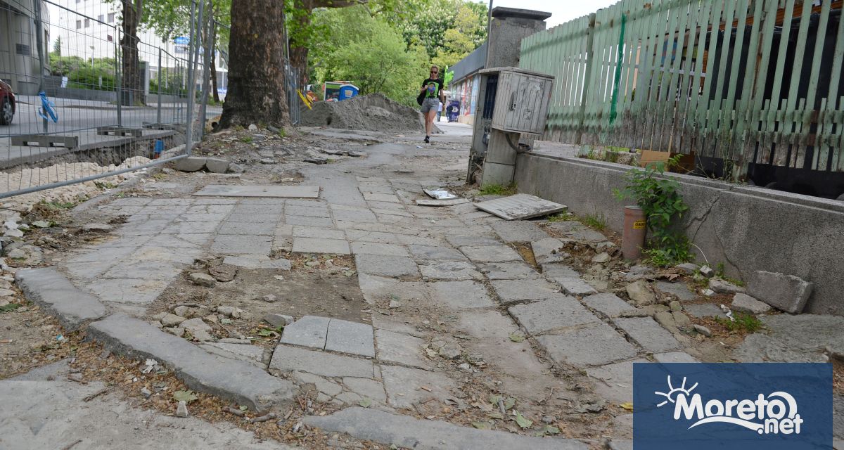 Обсъждат се различни варианти за изпълнение на тротоарите по ул