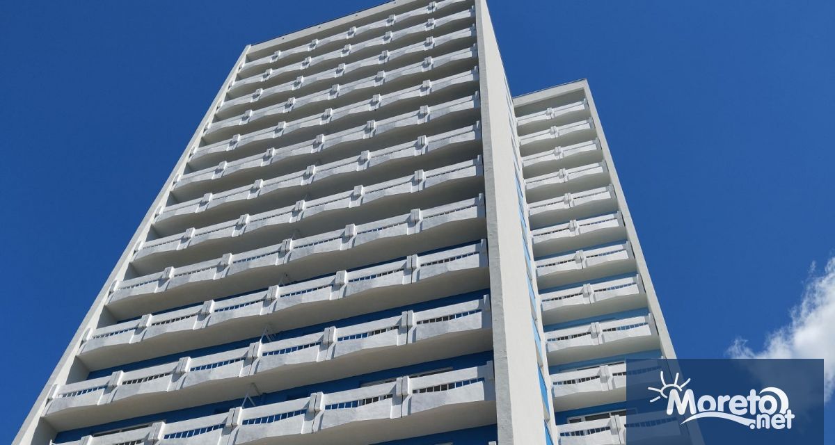 Приключи първият етап от ремонта на пустеещото години наред общежитие