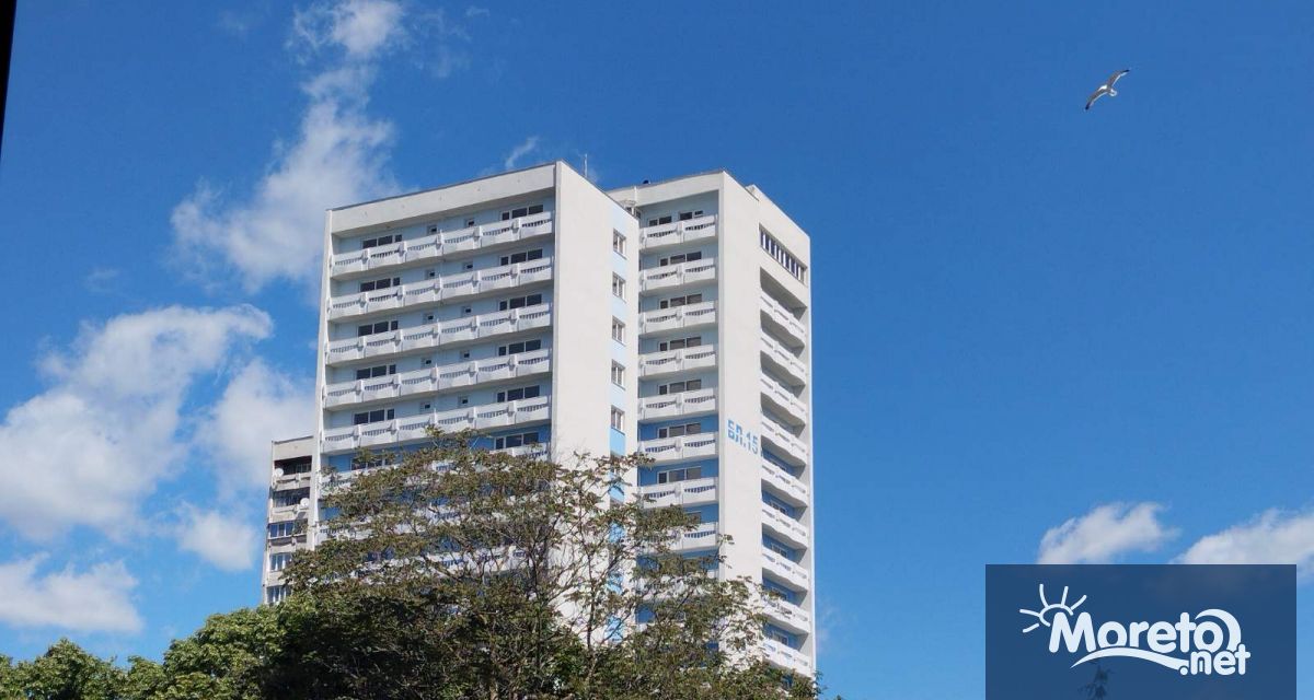 Приключи първият етап от ремонта на пустеещото години наред общежитие