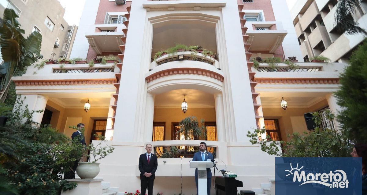 По време на официалната си визита в Кайро министърът на