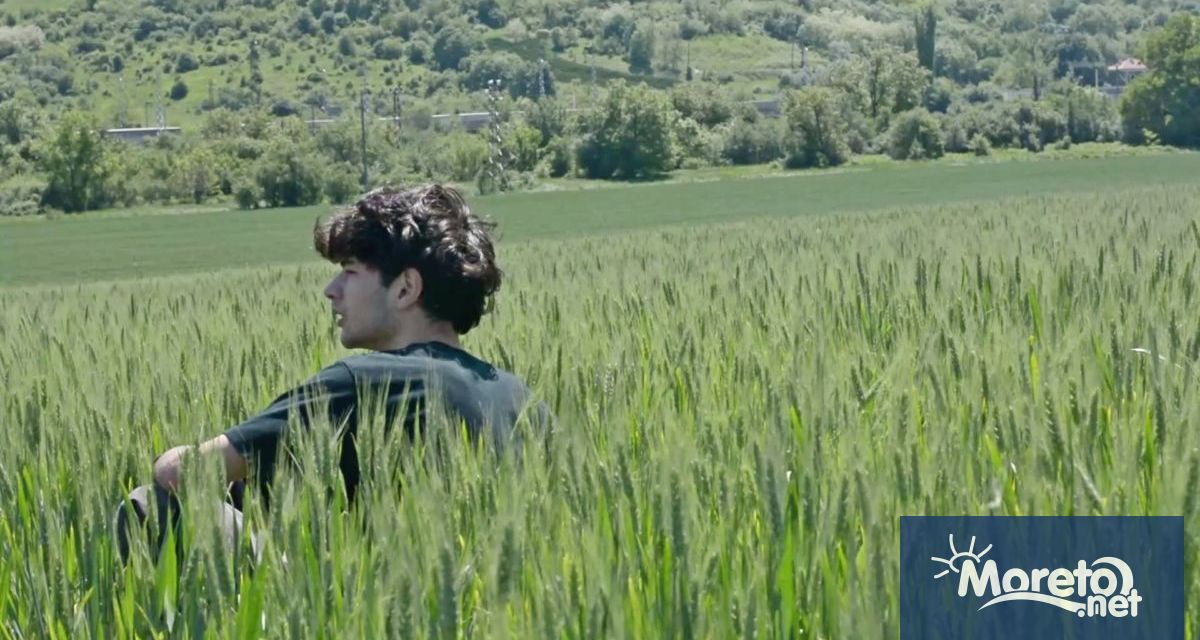 Късометражният филм Тръгваме ли на Росен Бачев възпитаник на киношкола