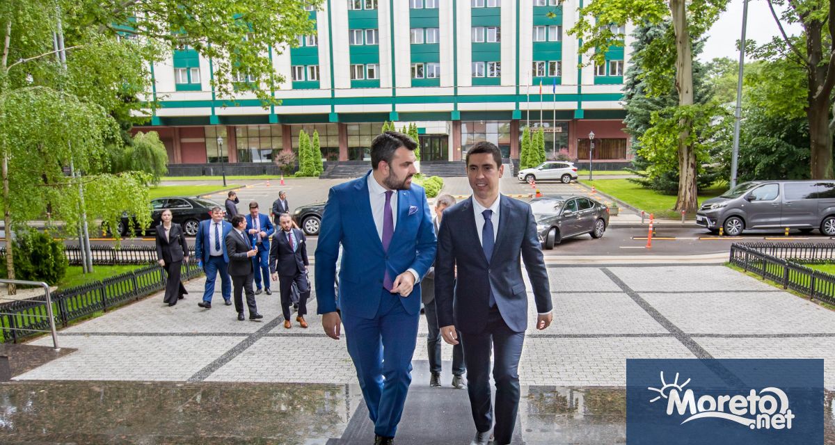 През втория ден от работната си визита в Кишинев министърът