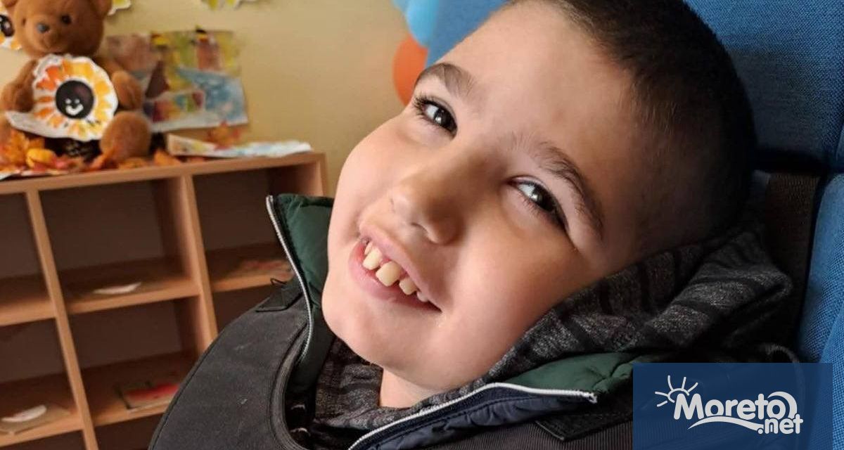 Деветгодишният Ники от Варна се нуждае от спешна костна операция