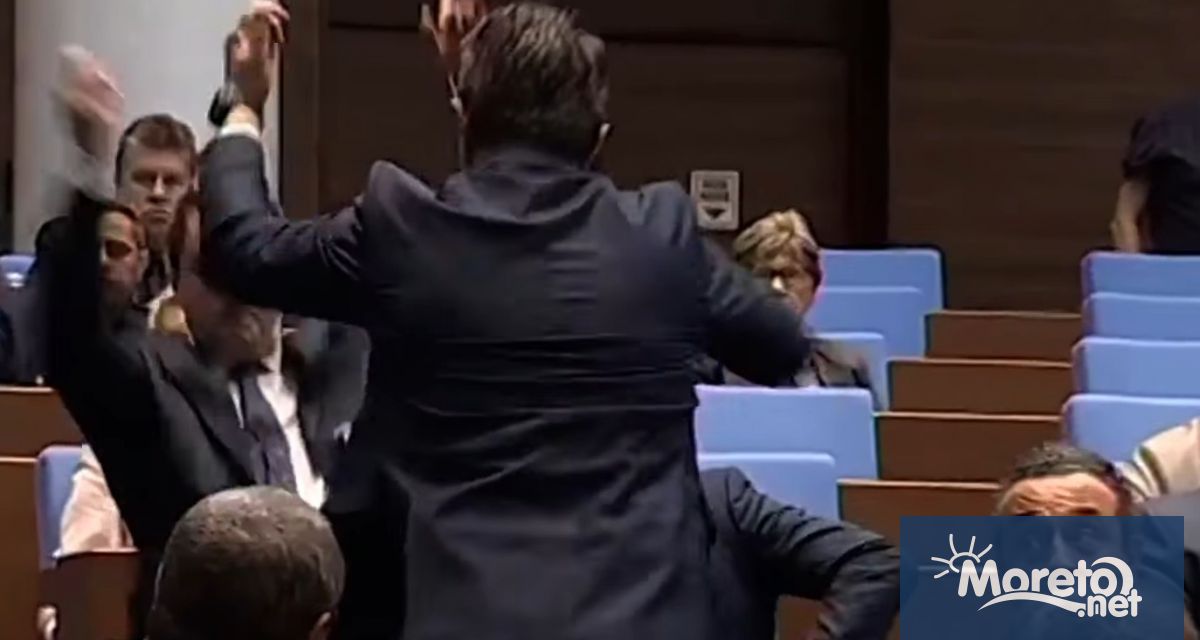 Парламентарната група на Продължаваме промяната – Демократична България ПП ДБ поиска