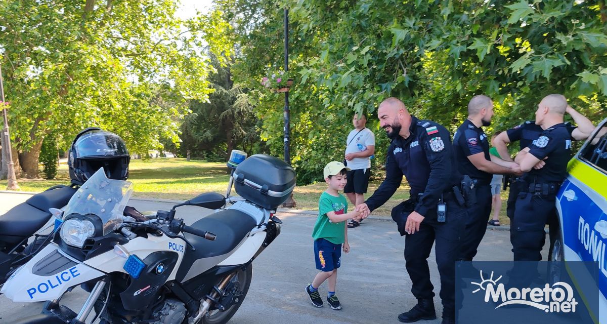 С благотворителен концерт и демонстрации на техника във Варна бе