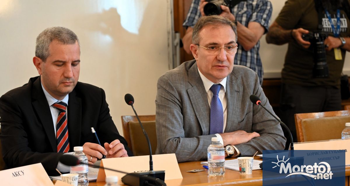 За първи път държавата събира смелост и отваря Кутията на