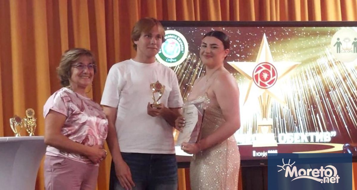 Десетокласници от Варна постигнаха впечатляващ успех на националната сцена с