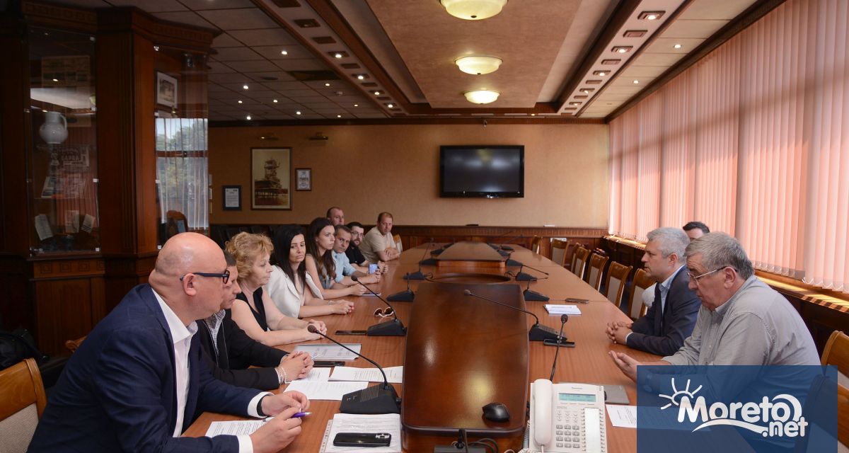 След продължили близо 4 часа преговори Община Варна и синдикатите